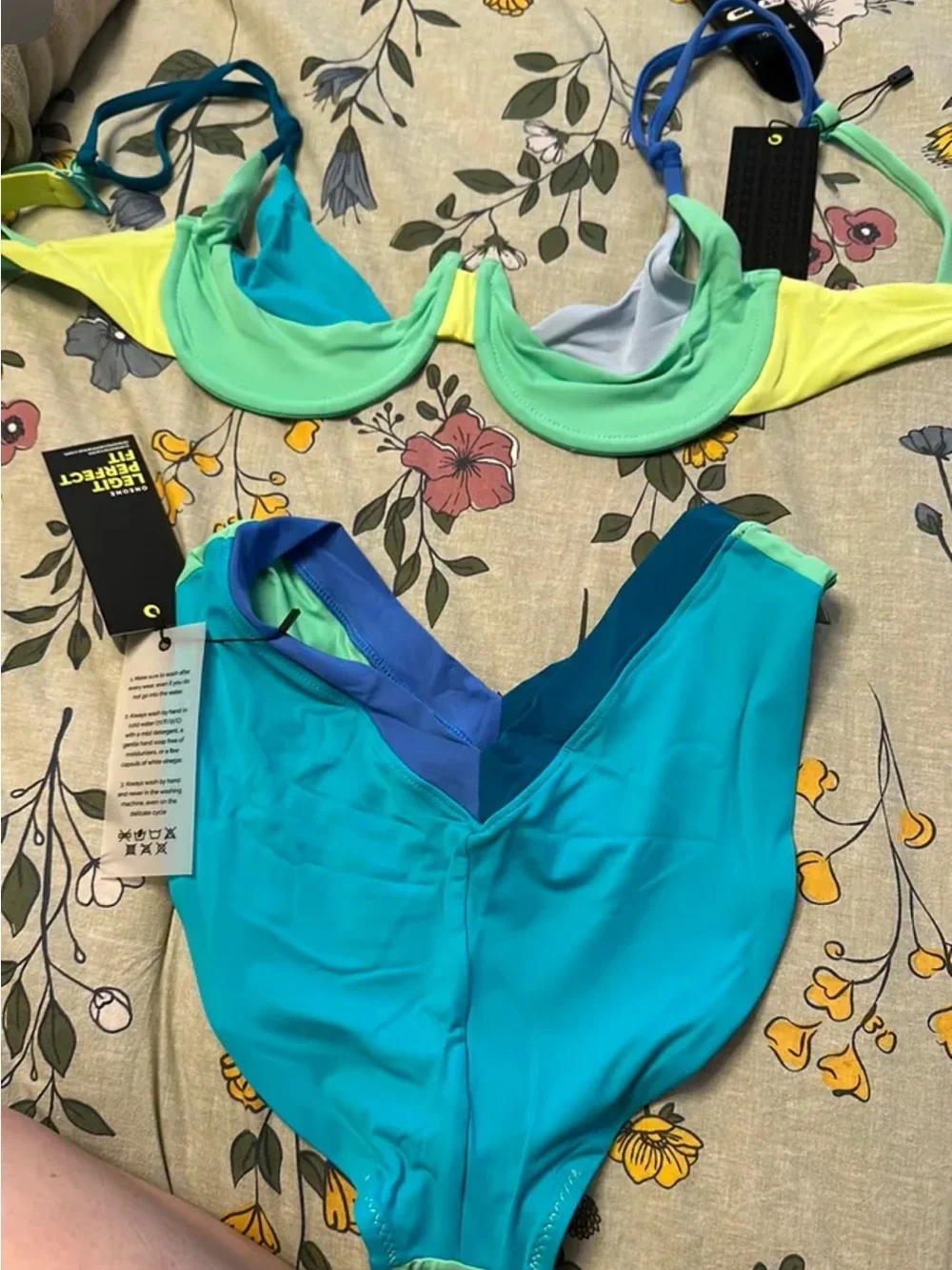 Colorblock Underwire Bikini Set in Aqua, Green & Blue - Women Swim
